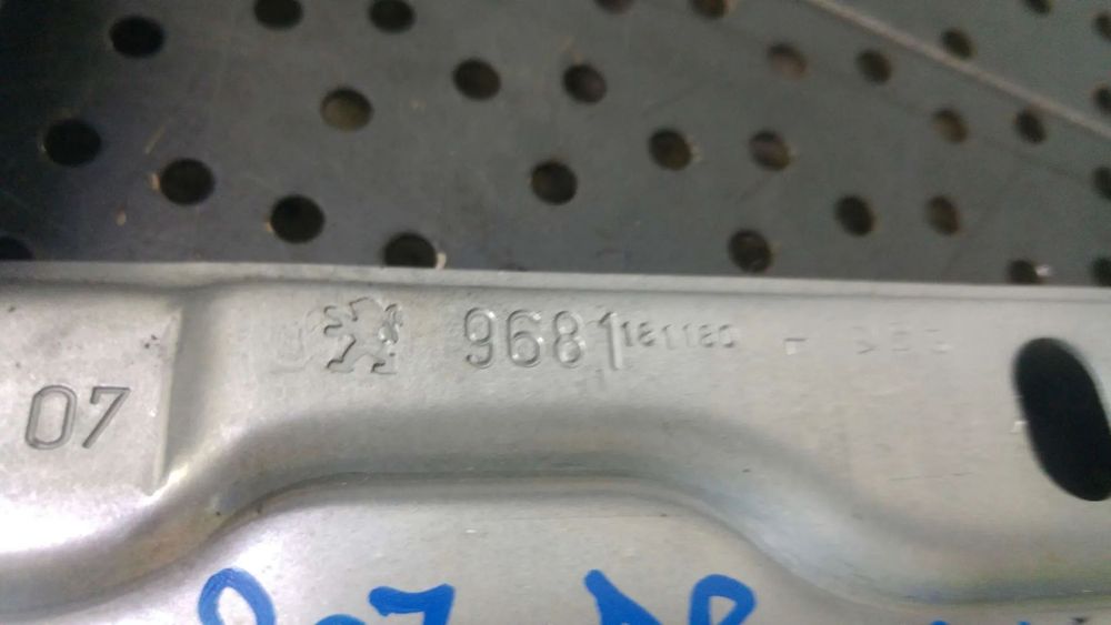 Macara cu motoras dreapta fata peugeot 207 401786a8 9681181180