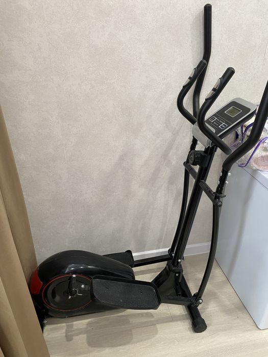 Эллиптический тренажер Эллиптический тренажер AVA A100/BL