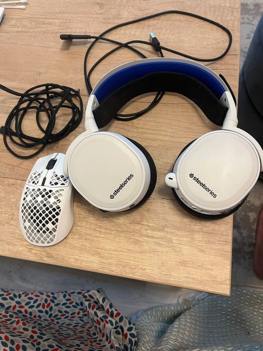 Mouse Aerox 3 , căștile Arctics 7+