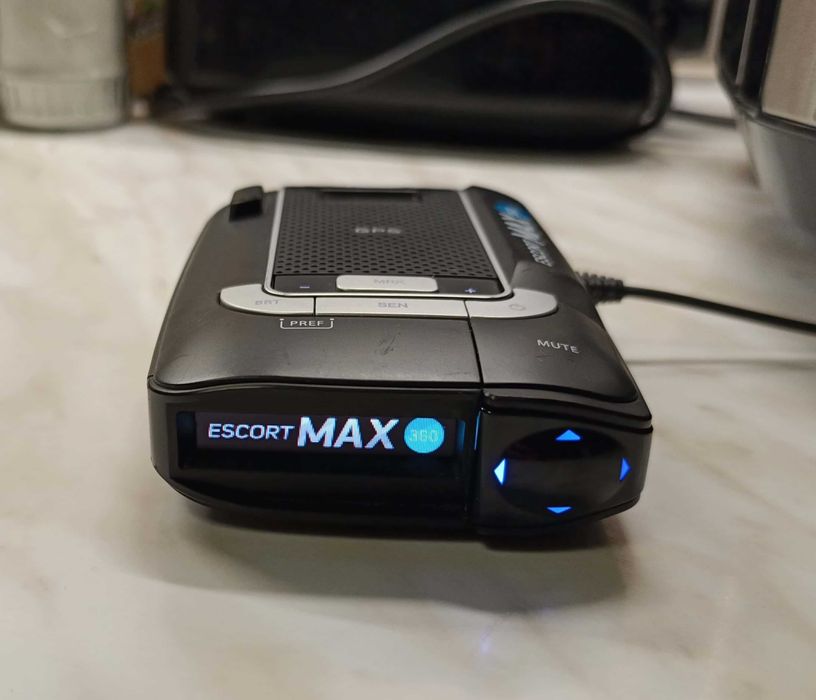 Detector radar  Escort Max 360 sageti bluetooth ecran oled