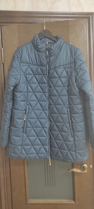 Продам куртку новую