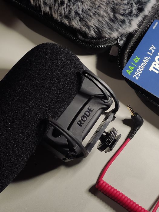 (Pret redus sarbatori) - Microfon Rode VideoMic Pro+ (plus) cu accesorii