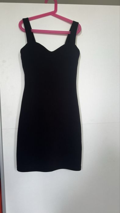 черна рокля ZARA