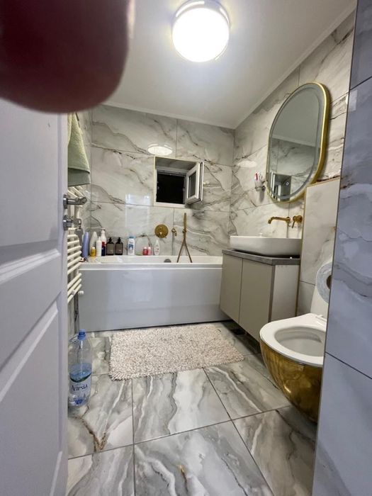 Vand apartament 3 camere