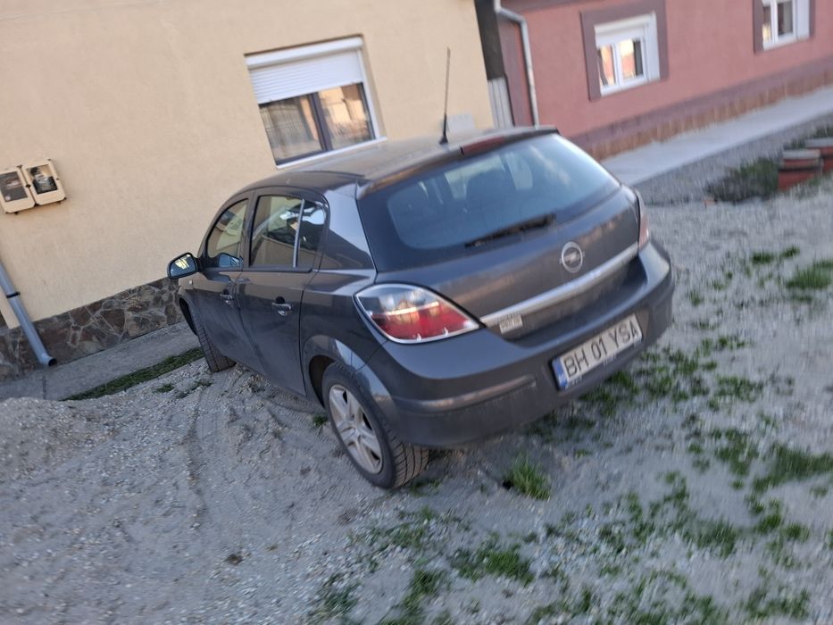 Opel Astra H  2012