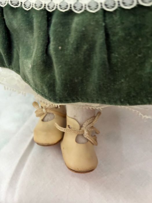 Порцеланови кукли