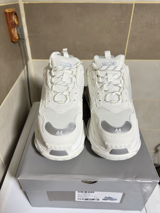 Balenciaga Triple S - White and Grey - 42/43/44