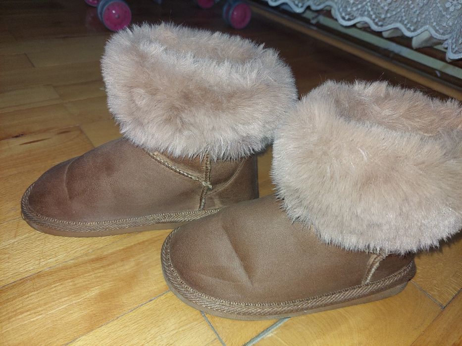 Ghete și UGG fetite