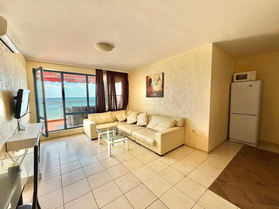 Двустаен апартамент с панорама море, Без такса, Първа линия, Разсрочено плащане