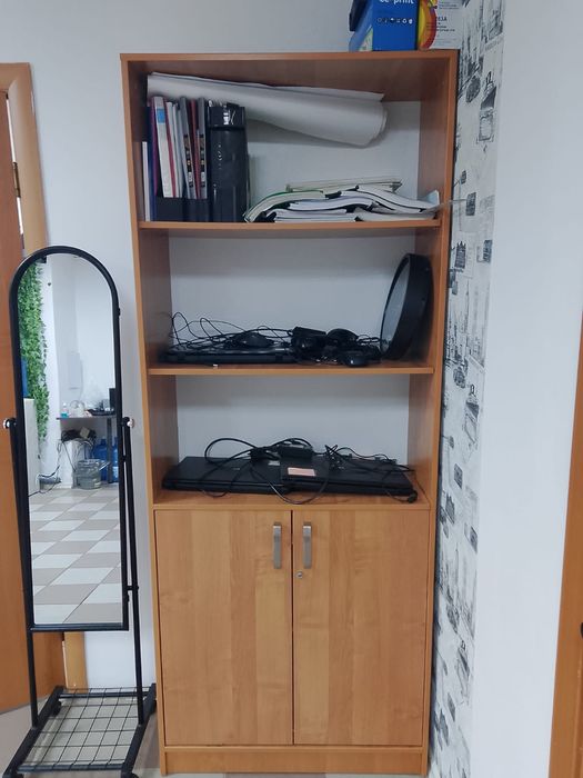 Продам книжные шкафы