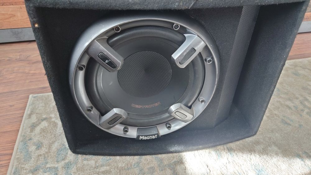 Subwoofer+statie auto