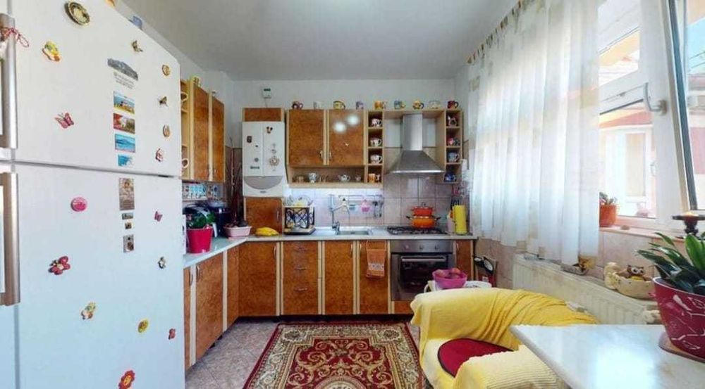 Casa de vanzare Voluntari - 8 Camere ( Parter + Mansarda )