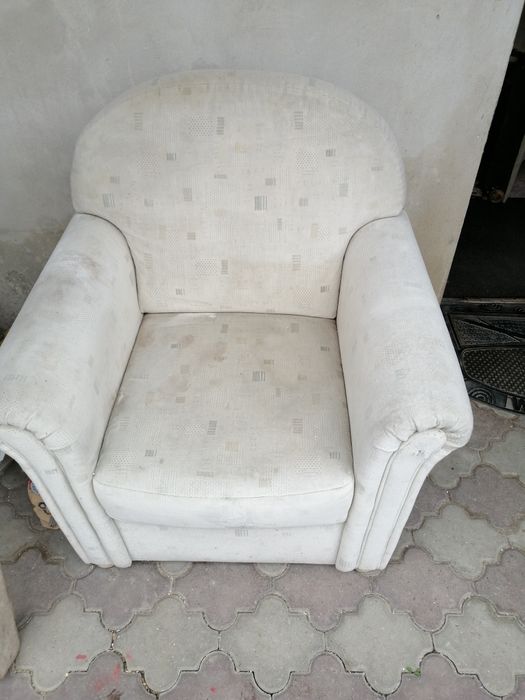 Fotolii 2 la număr arata bine  se prezintă excelent sint în stare buna