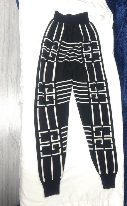 Compleu din 3 piese pantaloni+bluza+maiou S-M