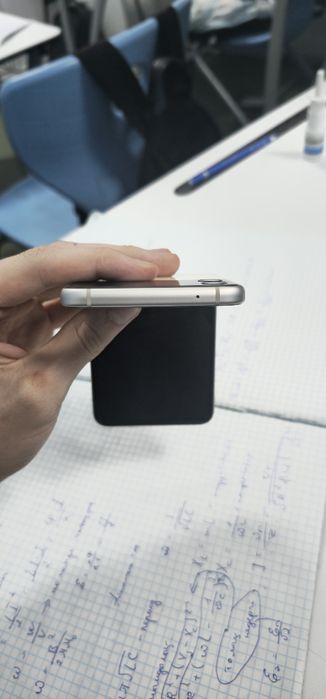 Обменяю z flip 3 в идеале