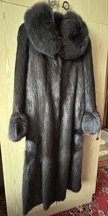 Продам шубу натурная нутрия