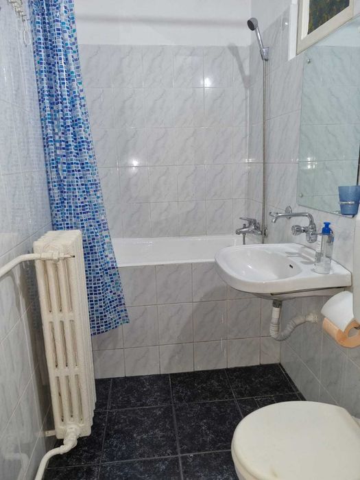 Proprietar vand apartament 3 camere Piata Romana (coloane) etaj 4/8