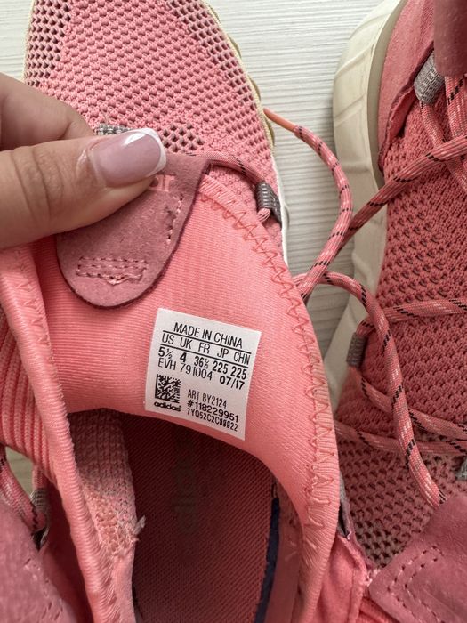 Adidasi roz Adidas