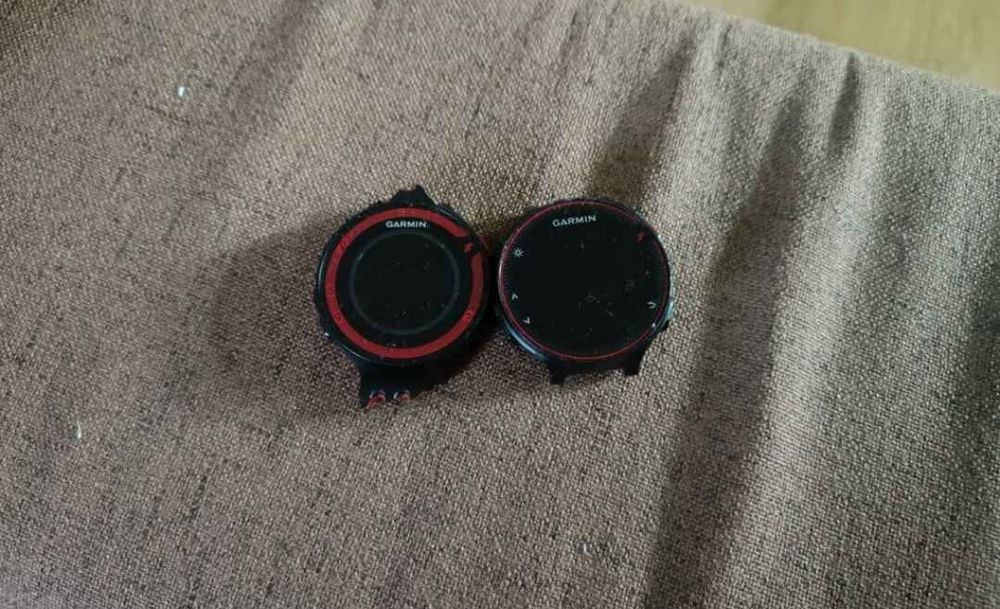Vând 2 Ceasuri Garmin Forerunner 220 / 235 Pentru Piese