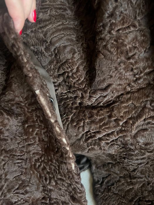 Естествен астраган дамско палто цвят кафе