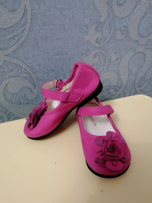 Летняя обувь для девочки,туфли, сандали 22-24 размеры