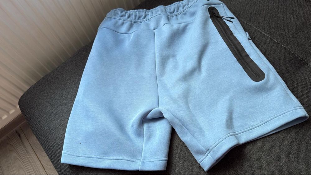 Pantaloni scurti nike tech fleece noi culoare albastru