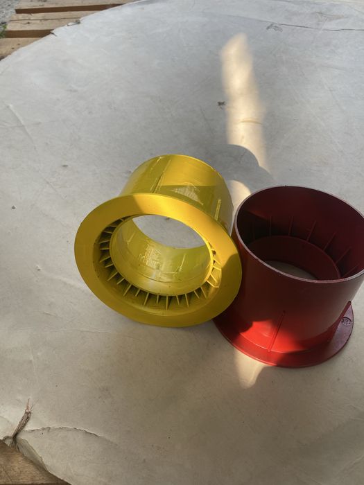 Предлагам пластмасови втулки