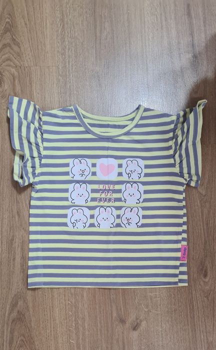 Вещи на девочку , футболки , платья, джинсы