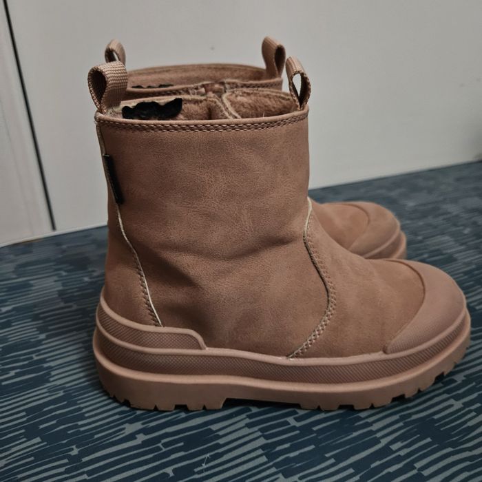 Vând Ghete H&M, roz