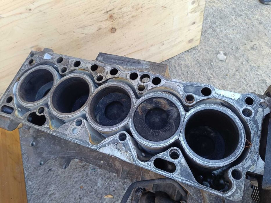 Bloc motor D5244T14 XC60 2010 30777125 fara baie de ulei