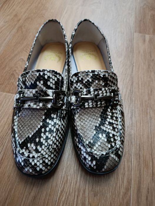 Кожаные лоферы новые