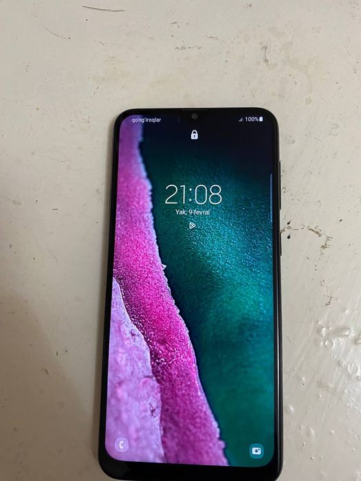 Galaxy a20 ishlashi yaxshi xotira 32