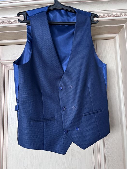 Продам мужской костюм