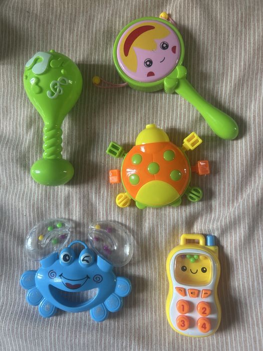 Игрушки развивающие 0+