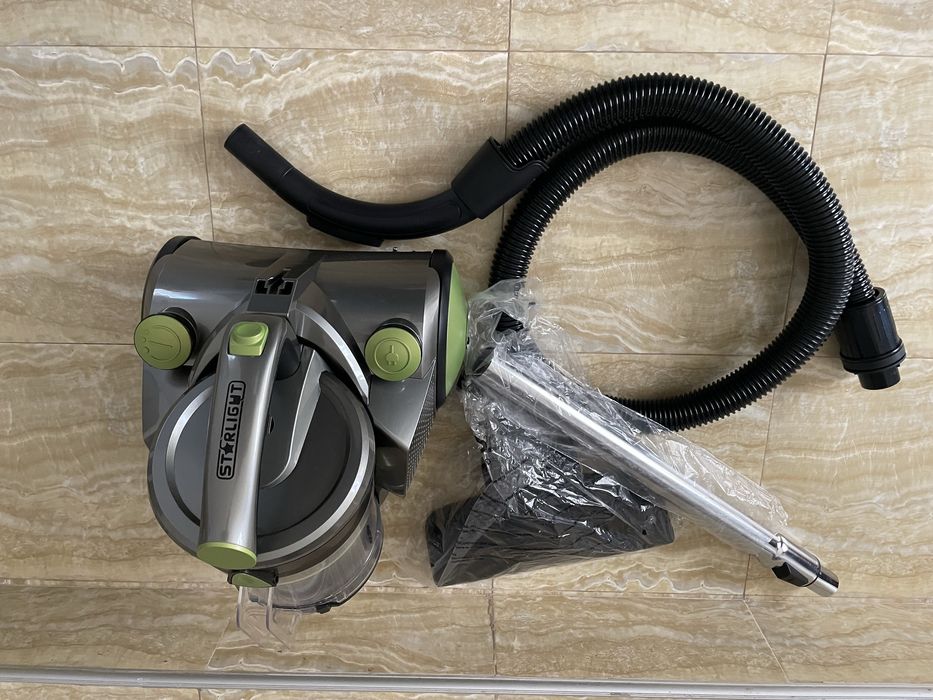 Aspirator NOU fara sac Star-Light 700 w putere variabila
