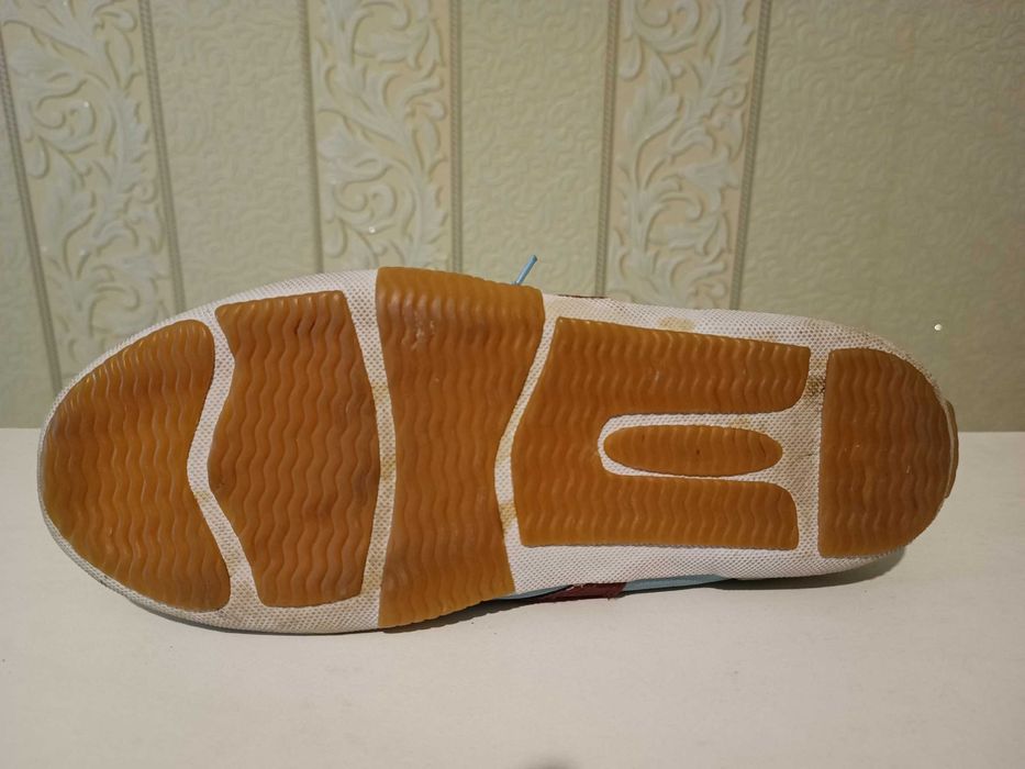 Продам шлепки голубые