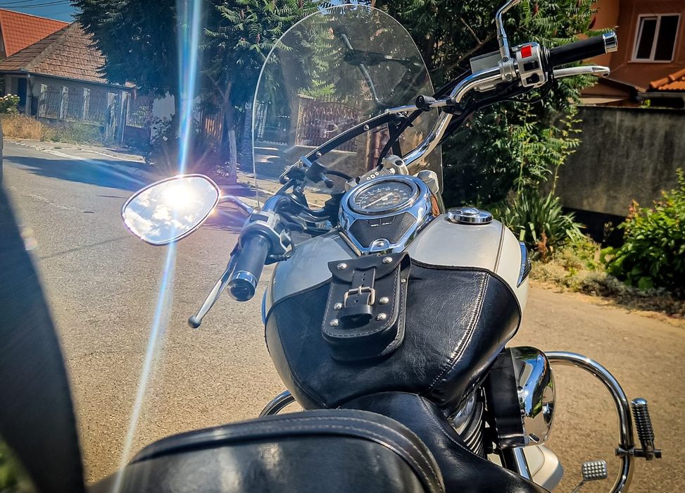 Vând Suzuki Intruder