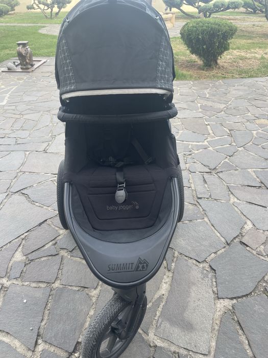 Carucior de alergare Baby Jogger Summit X3 negru