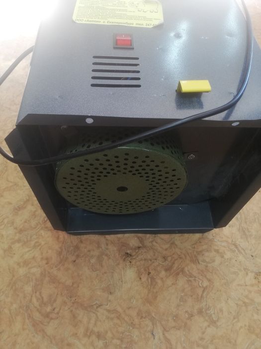 Зерно измельчитель