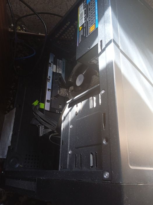 Игровой компьютер сотилади