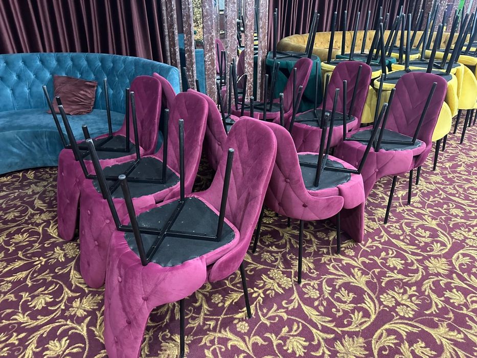 Стулья диваны в хорошем состоянии