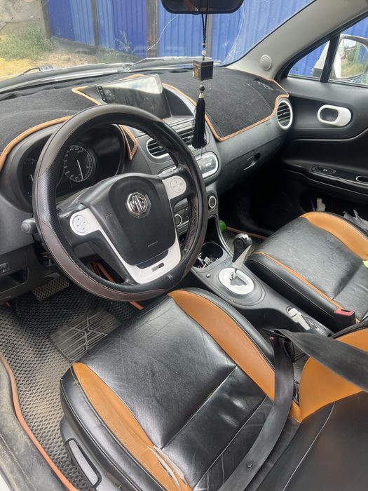 MG мини крассовер