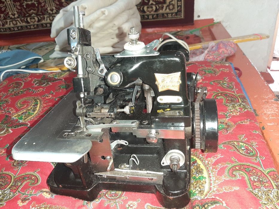 Оверлок Срочно продается