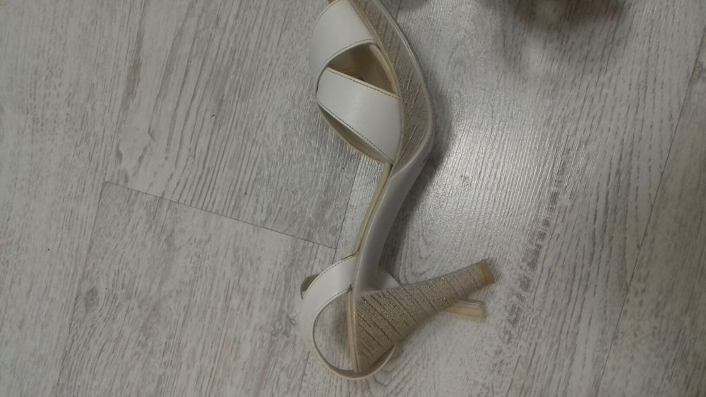 Дамски сандали