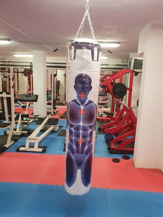 Професионален боксов чувал Силует