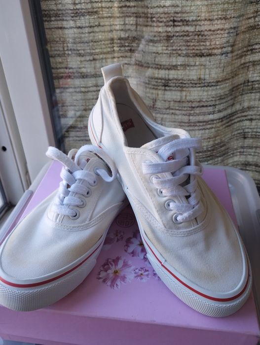 Adidași bărbați albi