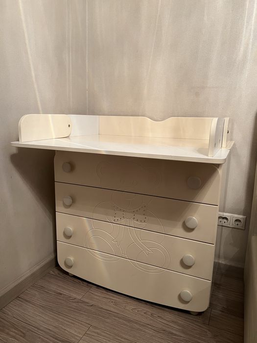 Пеленальный столик