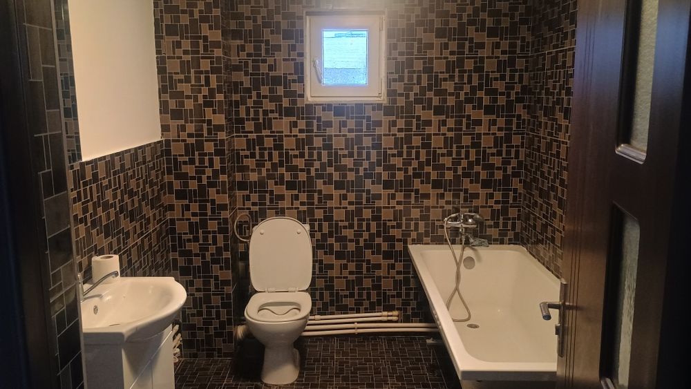 Inchiriez  vilă în zona Cug ptr o firmă