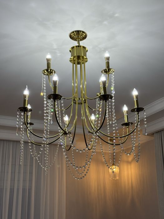 Люстра новая 12 рожковая