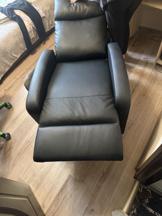 Нов масажен стол jysk